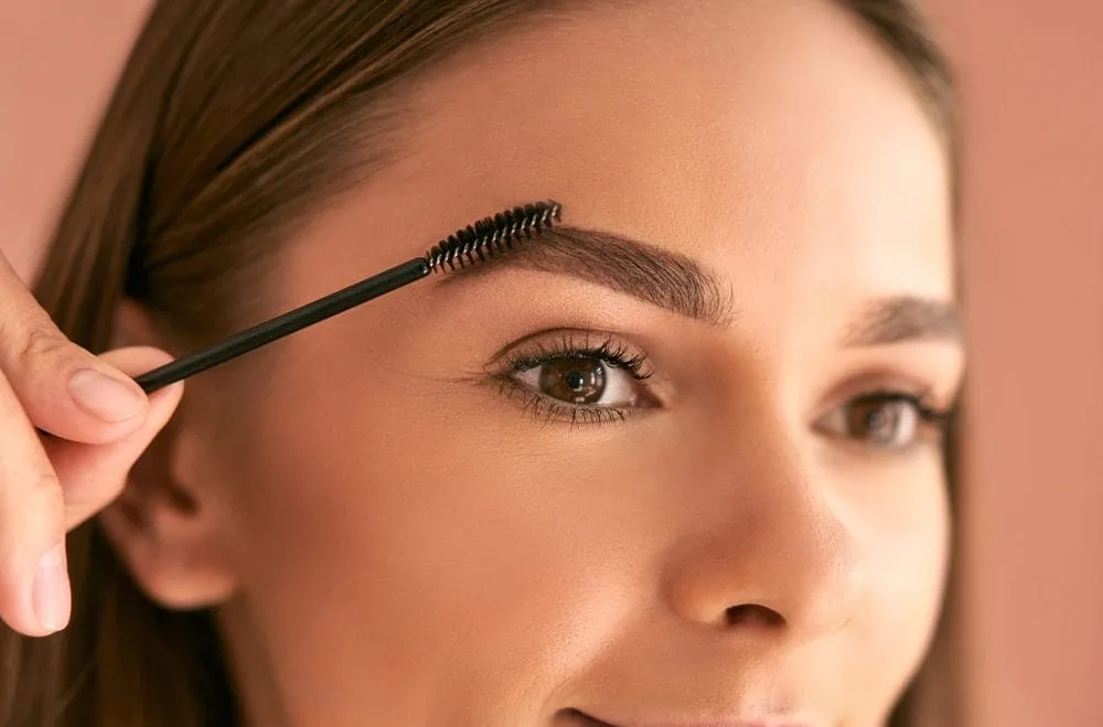 Implante de Cejas